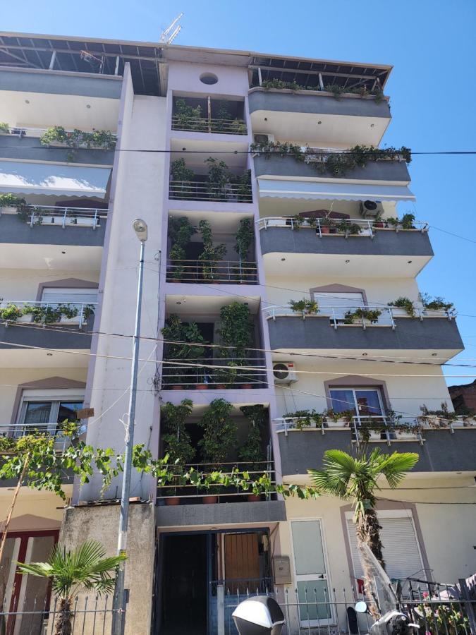 Tirana Class House Экстерьер фото